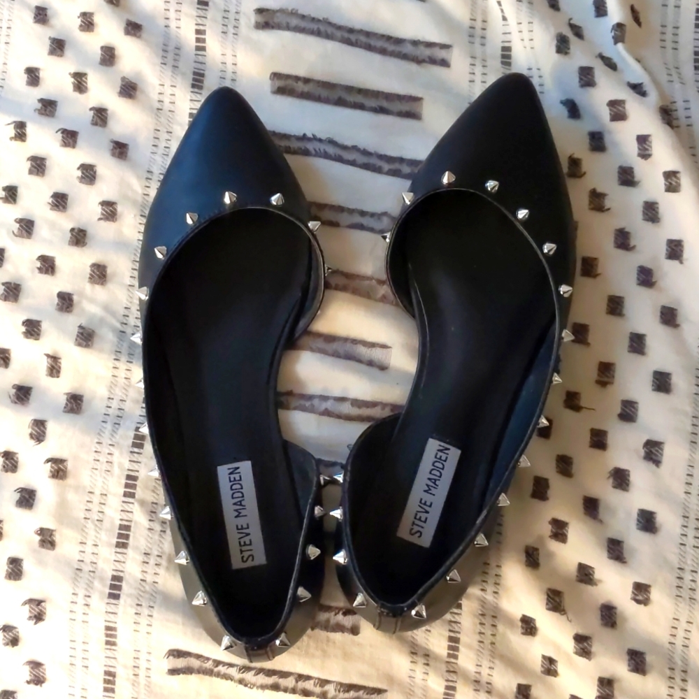Steve Madden black spiked flats